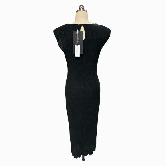 ASTR NWT! PLISSE FULLY LINED BLACK MAXI DRESS WITH PADDED SHOULDERS SIZE S