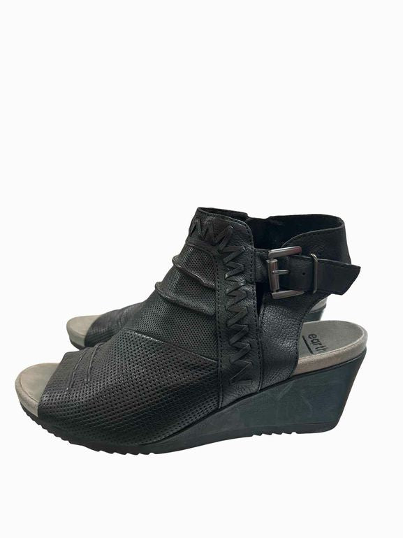 EARTH LEATHER PEEP-TO WEDGE HEELS SIZE: 10
