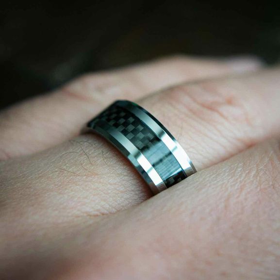 BLUE NILE  TUNGSTEN CARBIDE BEVELED EDGE BLACK CARBON FIBER INLAY MEN'S RING - WEARHOUSE  CONSIGNMENT