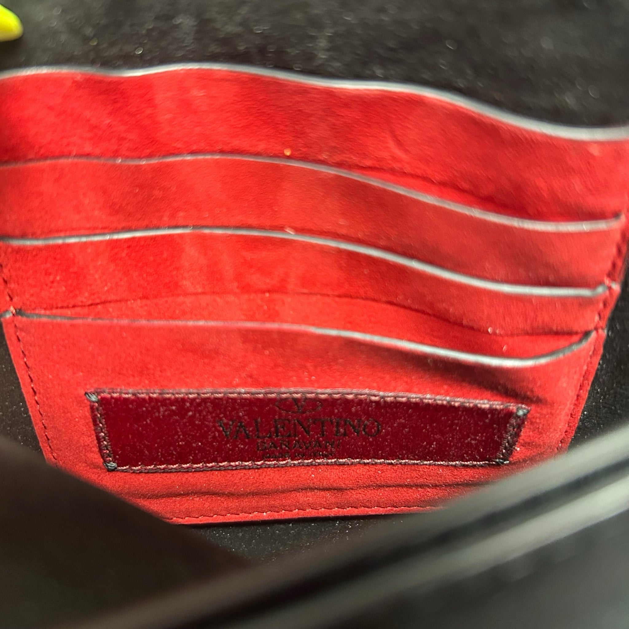 VALENTINO GARAVANI CRAQUELE ROCKSTUD CROSSBODY BLACK LEATHER - WEARHOUSE  CONSIGNMENT