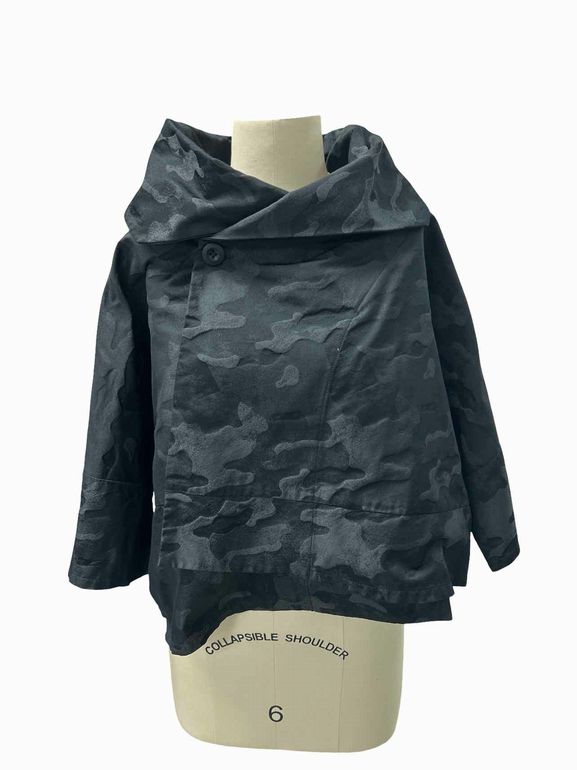 SUN KIM PARACHUTE COAT ONE BUTTON SIZE: S