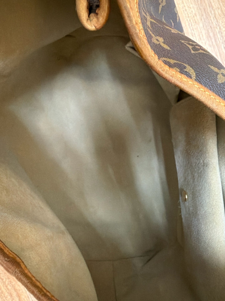 LOUIS VUITTON GALLIERA MONOGRAM PM HOBO SHOULDER BAG