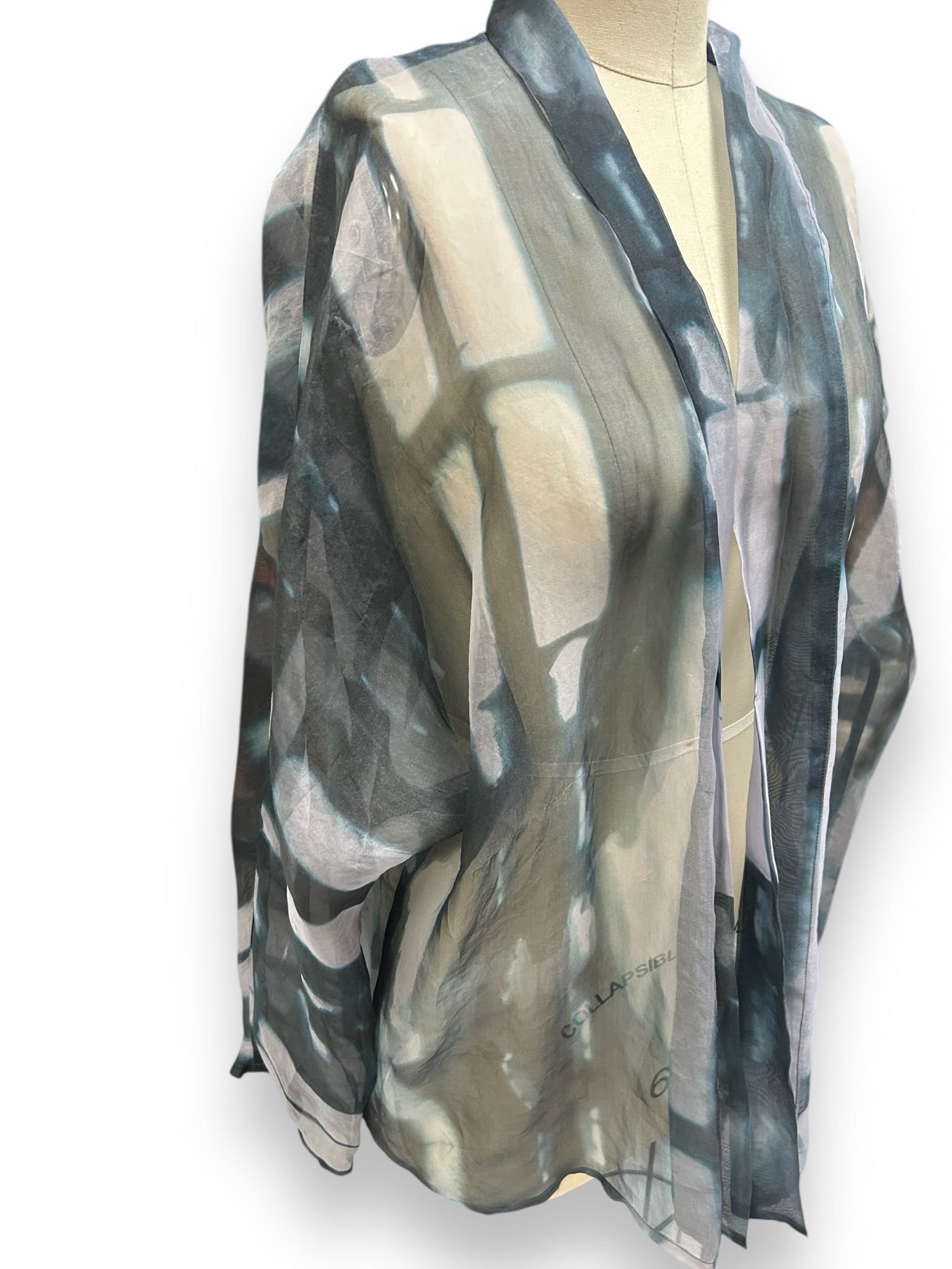 HULDA BRIDGEMAN ART TO WEAR OPEN SHRUG GRAY SIZE MEDIUM