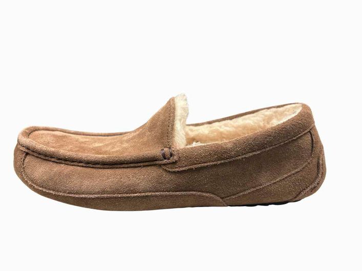 UGG CHESTNUT ASCOT SLIPPER SIZE 9