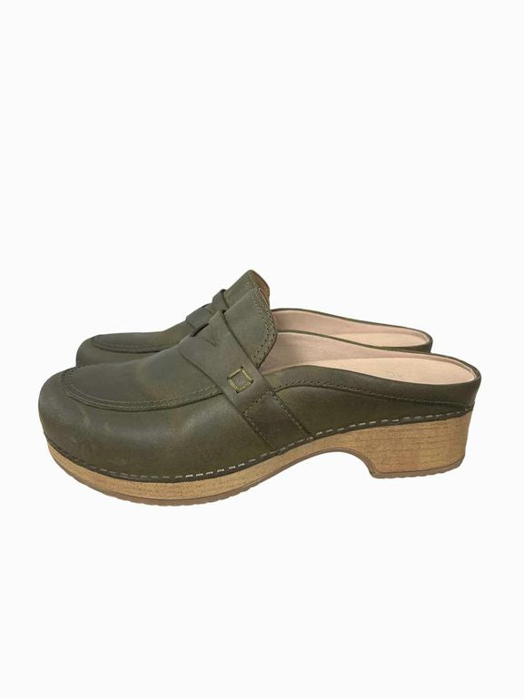 DANSKO  BEL OILED LOAFER CLOG SIZE: 8