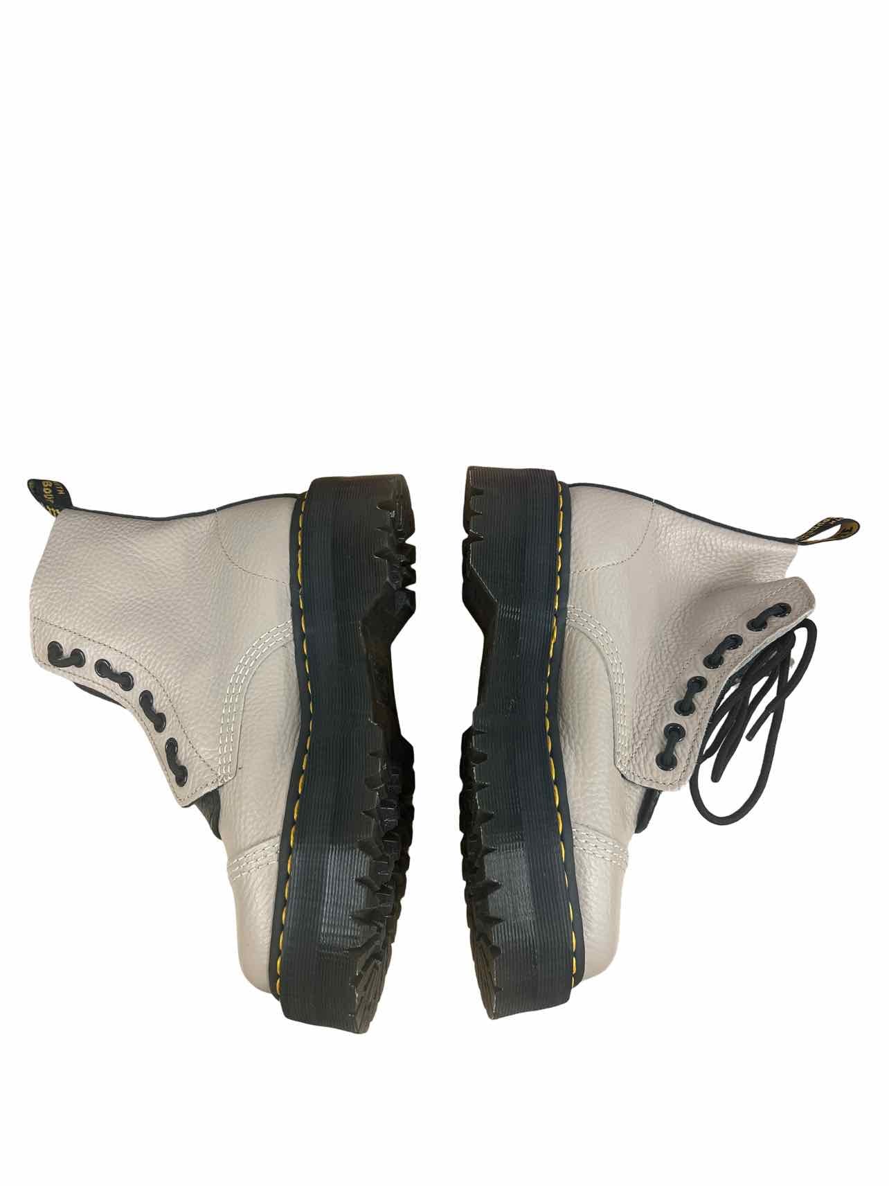 DR MARTENS PLATFORM SINCLAIR BOOTS SIZE: 8