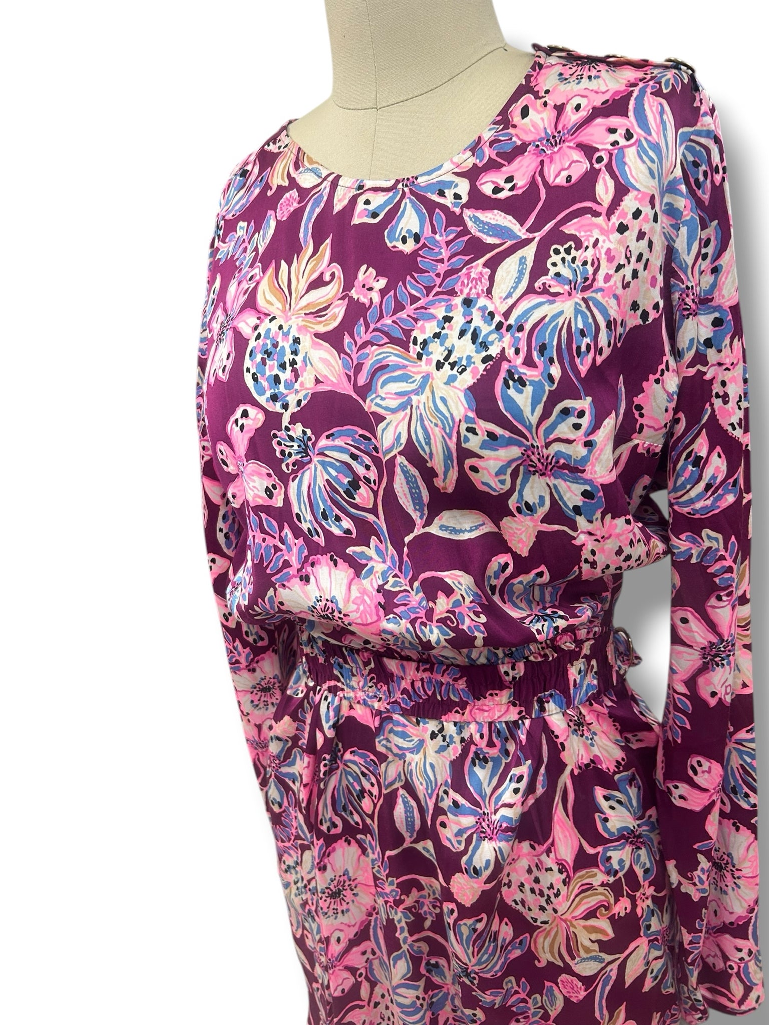 lilly pulitzer dress long sleeve Its long sleeves have a subtle blouson effect and gold buttons shine on the front placket NWT LILLY PULITZER LEOLYNN LONG