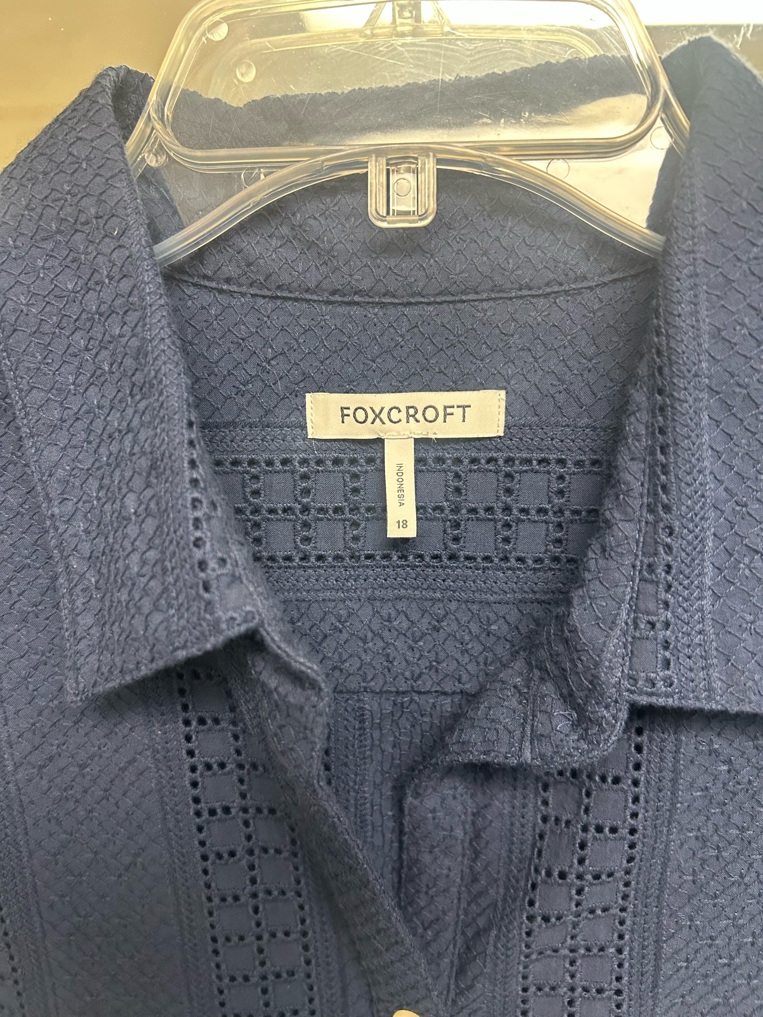 FOXCROFT EYELET NAVY BLUE ZOEY BUTTON DOWN COTTON BLOUSE SIZE 18