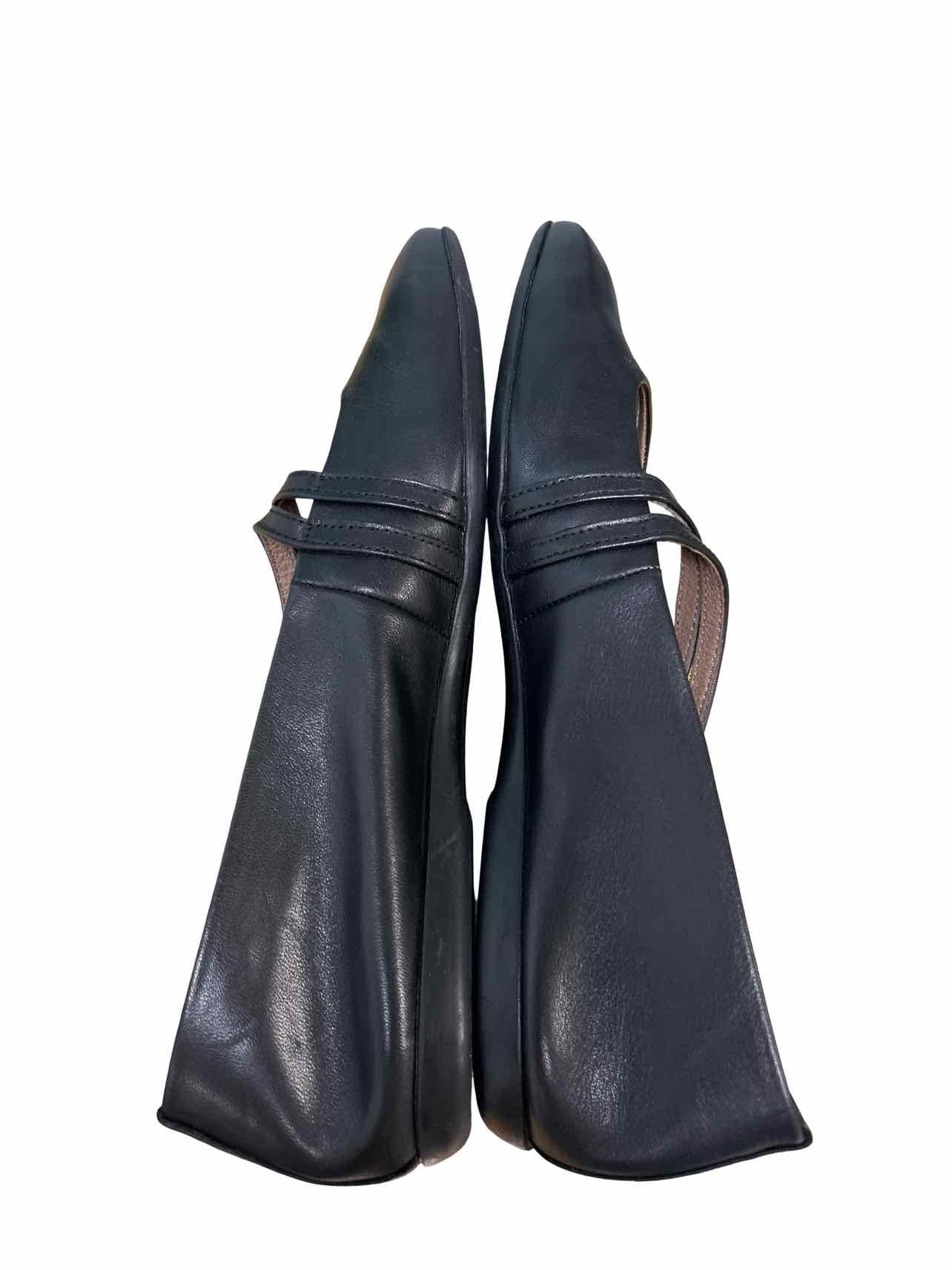 WONDER ASYMMETRIC DOUBLE STRAP LEATHER FLATS SIZE: 41
