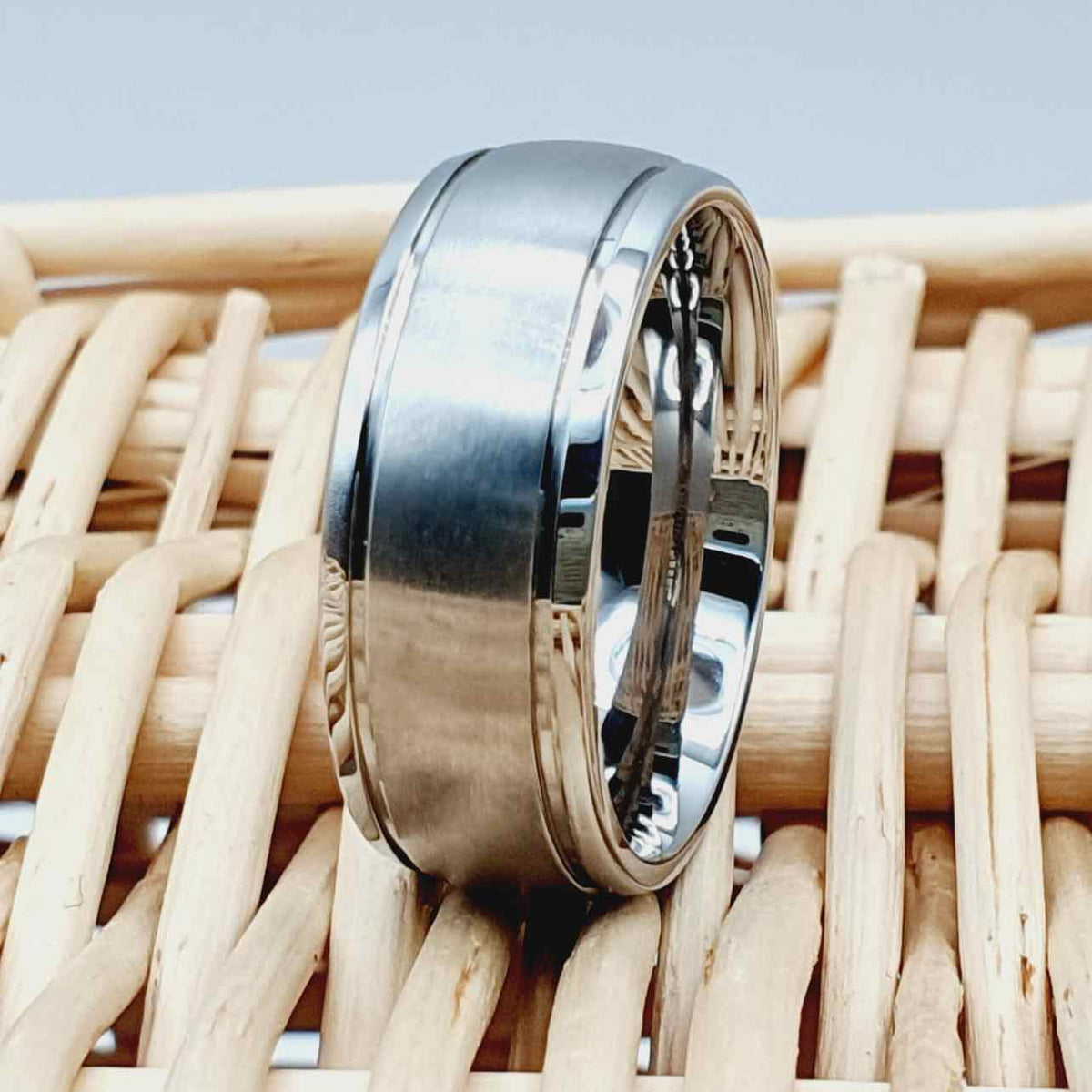BLUE NILE MEN'S BRUSHED AND POLISHED TUNGSTEN CARBIDE WEDDING BAND 600930TG - WEARHOUSE  CONSIGNMENT