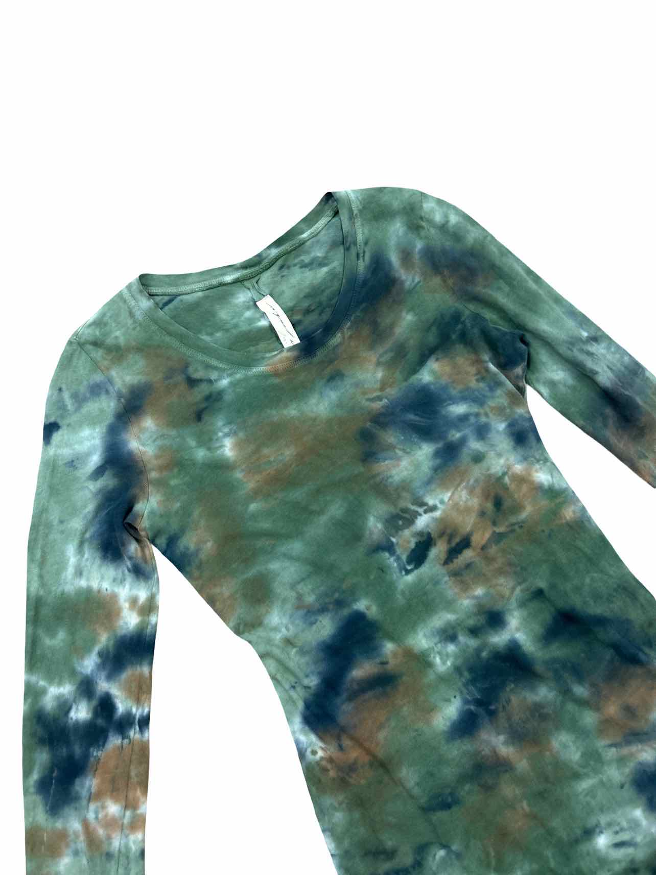 RAQUEL ALLEGRA FITTED LONG SLEEVE LAYERING DRESS IN ARMY CAMO TYE DYE SIZE: 0
