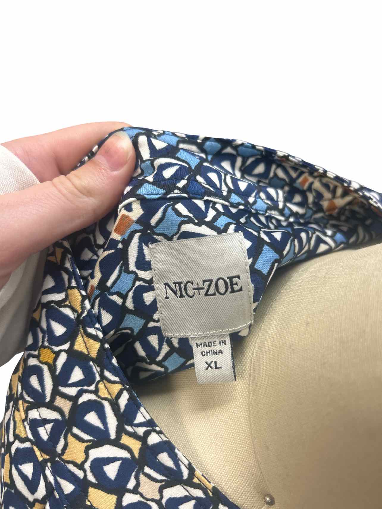 NIC+ZOE MONOGRAM MIX PRINT BLOUSE SIZE: XL