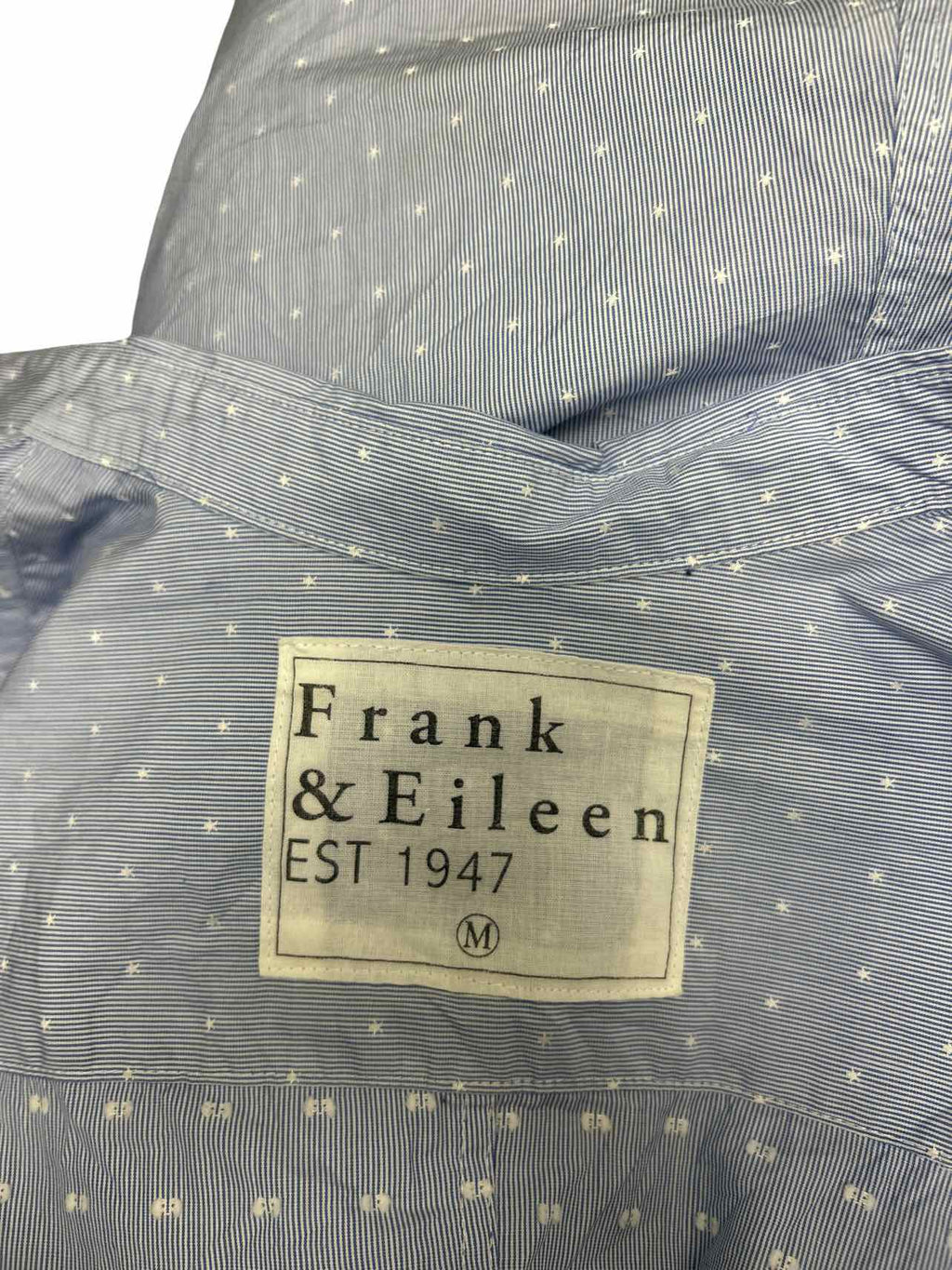 FRANK & EILEEN  BARRY DOT BUTTON DOWN SIZE: M