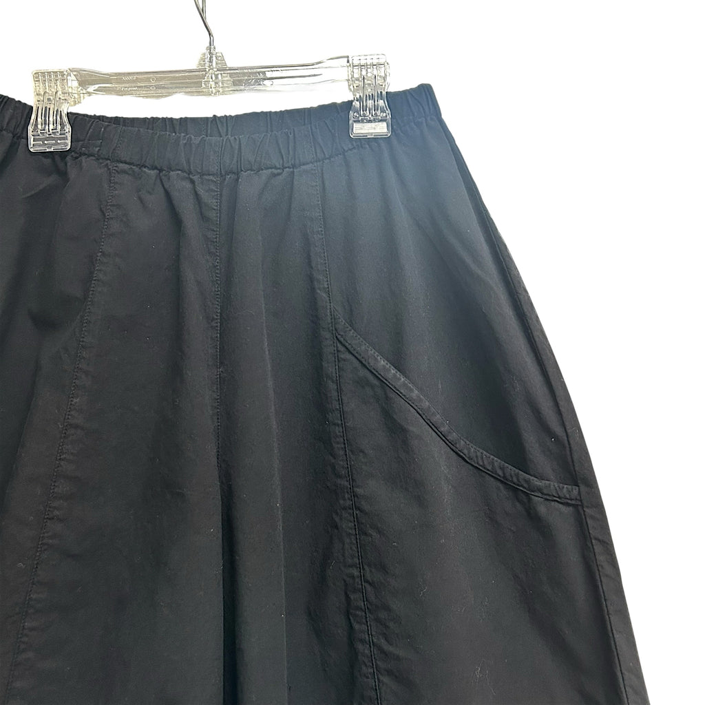 ELEVEN STITCH DESIGN BLACK CROPPED BARRELL PULL ON PANTS SIZE XS