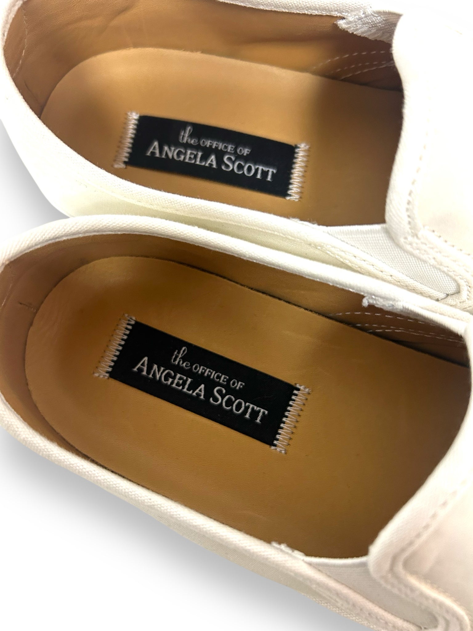 THE OFFICE OF ANGELA SCOTT SLIP ON SHOE WHITE BLACK STRIPE SIZE 39