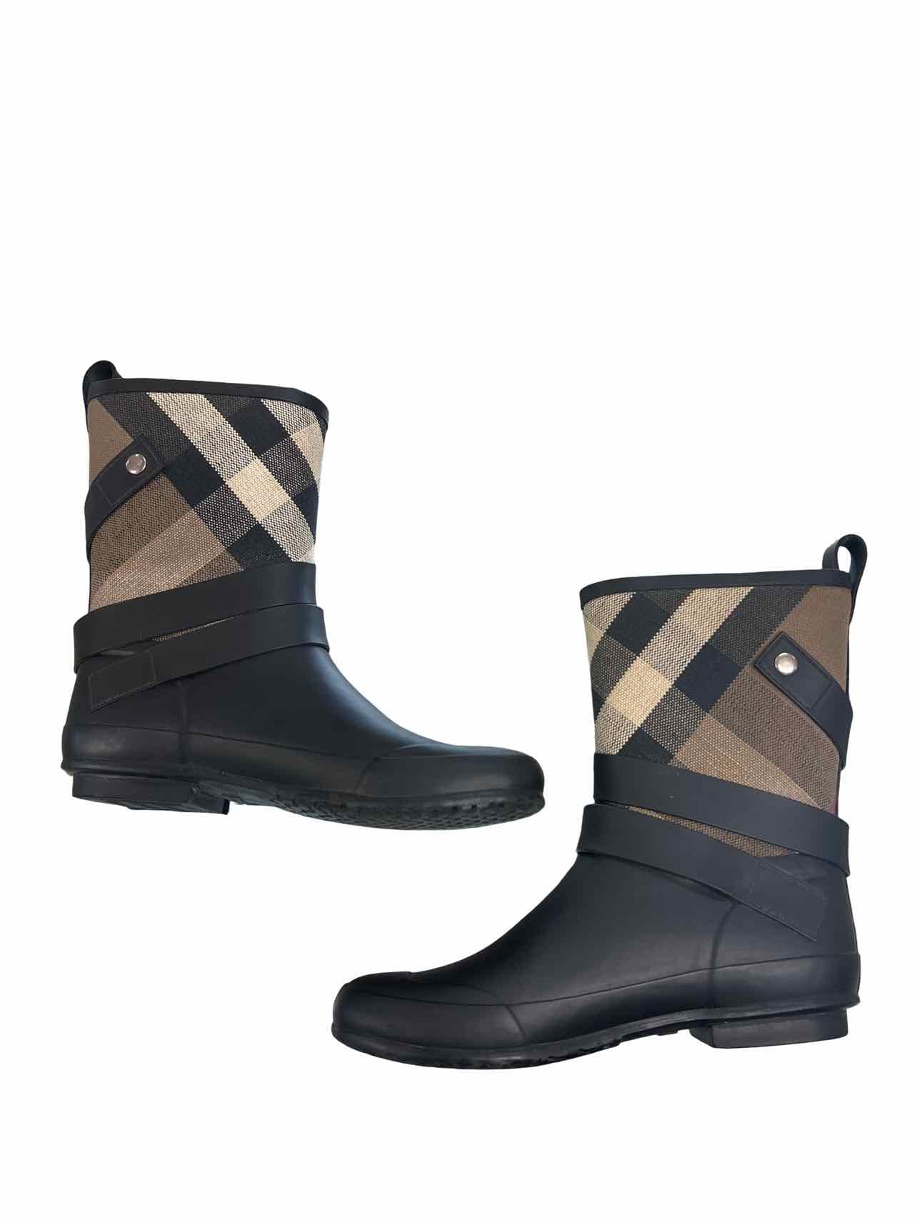 BURBERRY HOLLOWAY BUCKLE MATTE MID RAIN BOOT size: 38