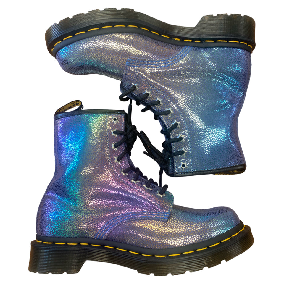 DR MARTENS NWOB RAINBOW RAY BLACK RAINBOW LACE UP BOOT SIZE 37