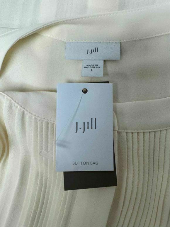 JJILL NWT! PLEAT FRONT POLYESTER VANILLA BLOUSE SIZE L