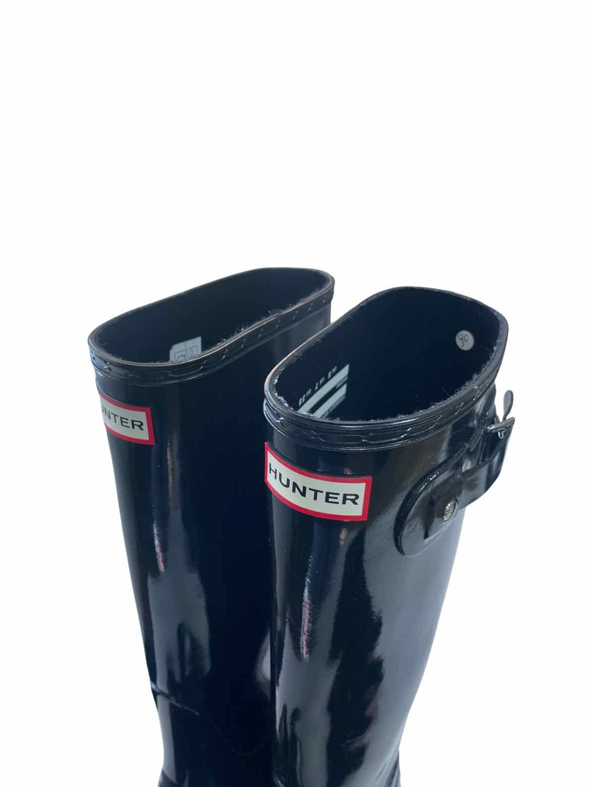 HUNTER BLACK ORIGINAL GLOSS TALL RAIN BOOTS / BOOT SOCKS SIZE 7