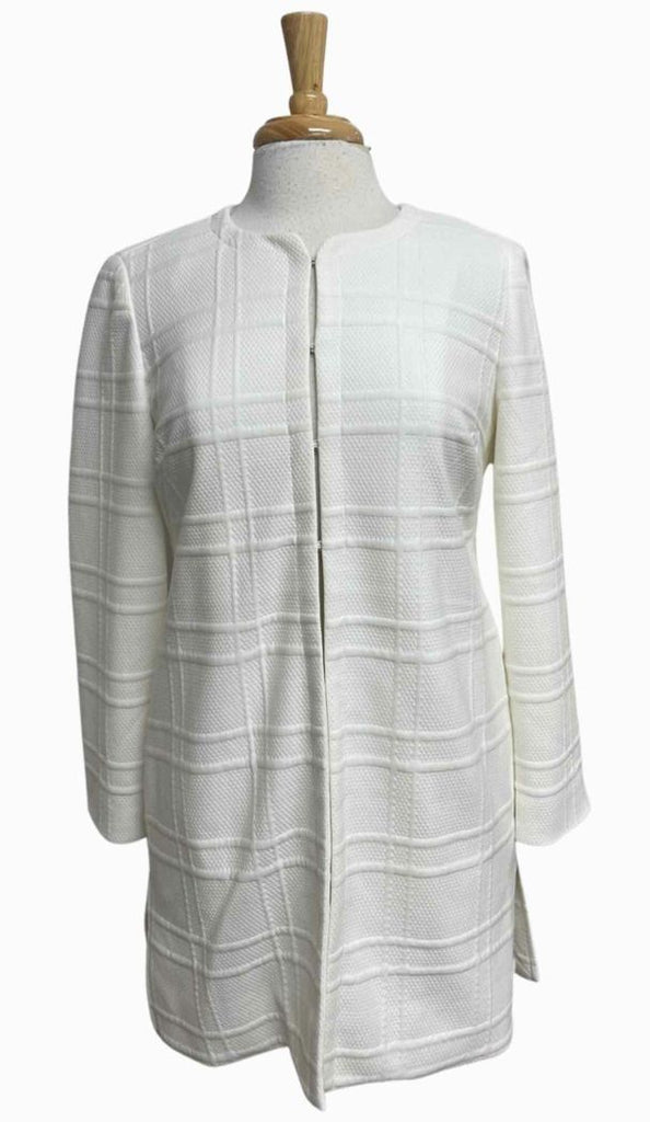 CHICOS NWT! PETITE SEAMED CAR WHITE COAT SIZE SMALL P