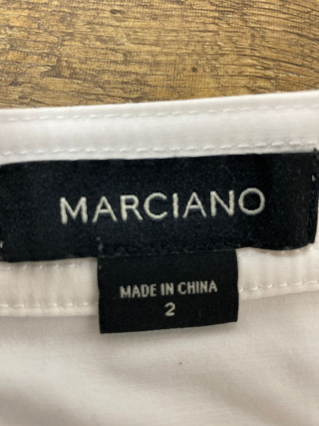 MARCIANO WHITE BUTTON FRONT PATCH POCKET MINI SKIRT SIZE 2