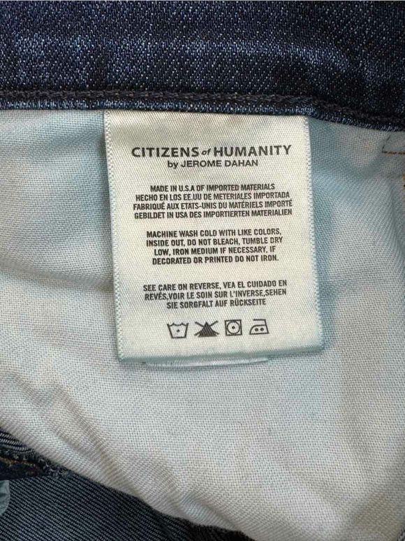 CITIZENS OF HUMANITY DARK JEANS SIZE 26
