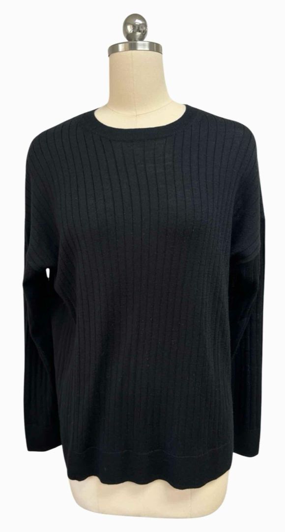 UNI QLO RIBBED KNIT BLACK SWEATER SIZE S
