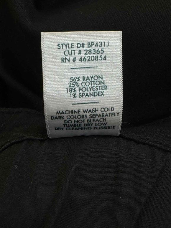 JUST BLACK THE FRONT SLIT SLIM CUT BLACK JEAN SIZE 28