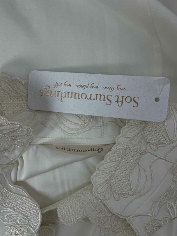 SOFT SURROUNDINGS NWT! MORELOS EMBROIDERED SILK FEEL WHITE BLOUSE SIZE XS