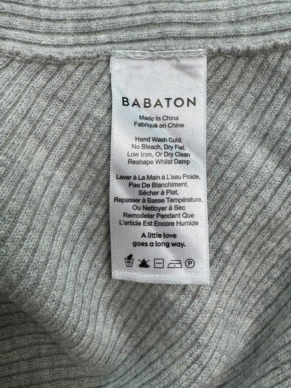 BABATON CROPPED GRAY SWEATER SIZE S