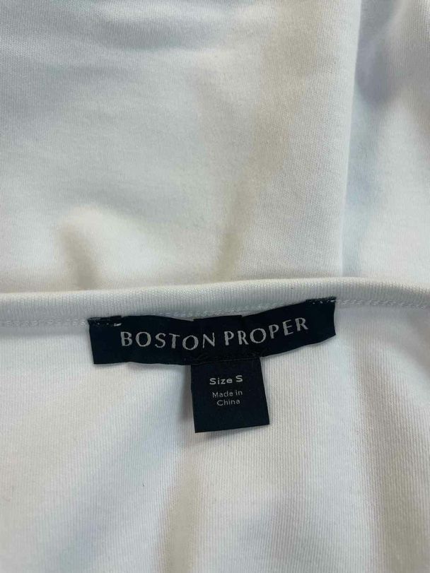 BOSTON PROPER RUFFLE POPLIN V-NECK WHITE TOP SIZE S